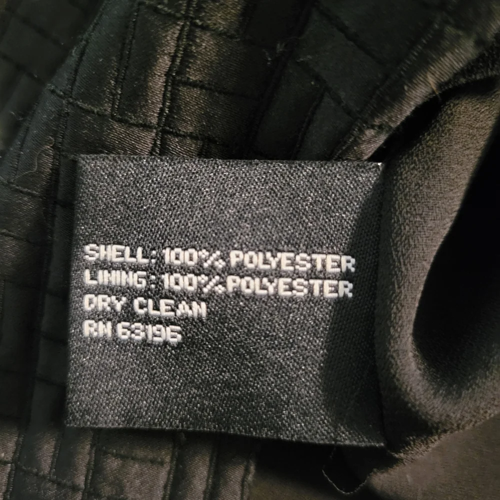 Ivy + Blu size 4 perfect little black v-neck dress with built in slip - Picture 11 of 12